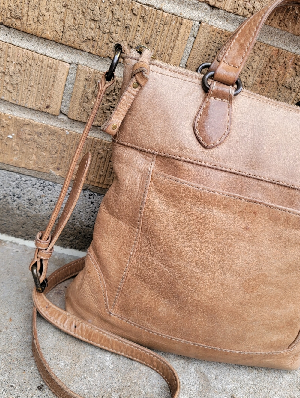 Frye Melissa Distressed Beige Leather Small Tote Crossbody - Picture 2 of 16